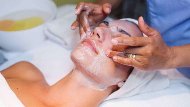 The Holistic Benefits of Deep Cleansing Facials