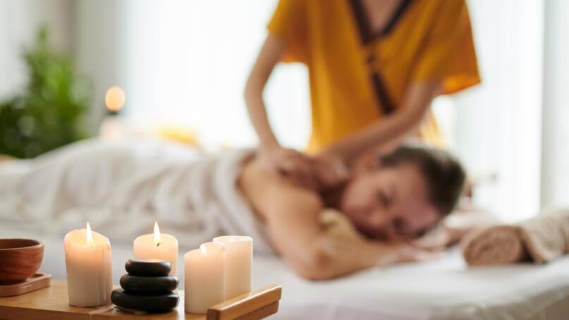 Why Do People Prefer Home Massage Services Over Spa Visits?